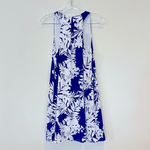 Everly Blue Floral Shift Dress. Size Small - Picture 2 of 6